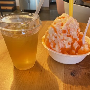 MoJoe's - Iced peach green tea and orange creamsicle shaved ice - Coffee & Tea Near Me - Roseville, California MoJoe's - Iced peach green tea and orange creamsicle shaved ice - Coffee & Tea Near Me - Roseville, California