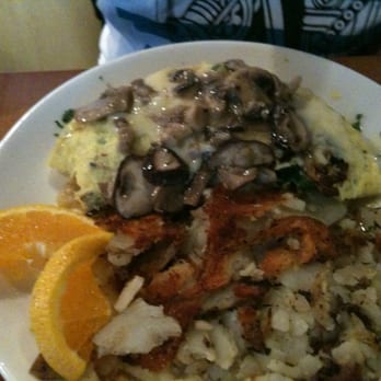 Plums Cafe - Breakfast & Brunch Near Me - Costa Mesa, California