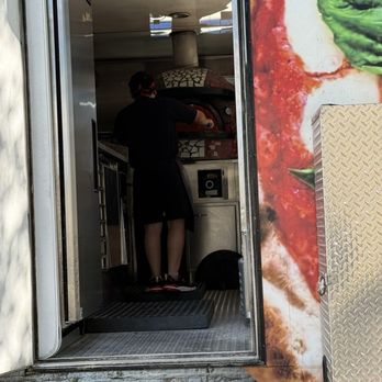 DAN APIZZ’ MAN New Haven Style  - Food Trucks Near Me - Sarasota, Florida