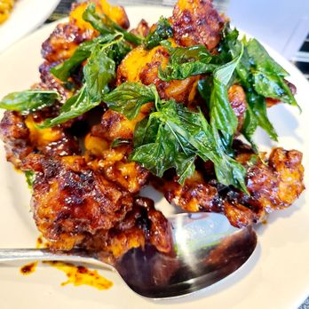 Young's Restaurant - Crispy garlic chicken - Chinese Near Me - Seattle, Washington Young's Restaurant - Crispy garlic chicken - Chinese Near Me - Seattle, Washington