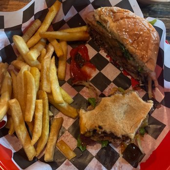 Charlie's Old Fashioned Kitchen - Cheddar BBQ Bacon Burger - Burgers Near Me - Royse City, Texas