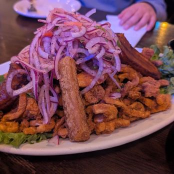 Natalie Peruvian Seafood Restaurant - Glendale - Fried seafood with plantain - Peruvian Near Me - Glendale, California Natalie Peruvian Seafood Restaurant - Glendale - Fried seafood with plantain - Peruvian Near Me - Glendale, California