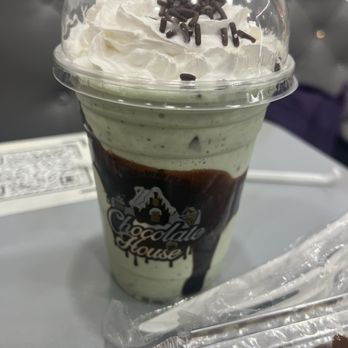 Chocolate House - Mint chocolate (Shake 16 Oz) MINT CHOC.CHIP - Creperies Near Me - Englewood, New Jersey