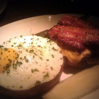 Au Cheval - Cheeseburger - Bars Near Me - Chicago, Illinois