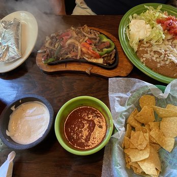 El Puente Mexican Grill - Lunch Fajitas, Chips with salsa and white sauce! - Mexican Near Me - Chesapeake, Virginia El Puente Mexican Grill - Lunch Fajitas, Chips with salsa and white sauce! - Mexican Near Me - Chesapeake, Virginia