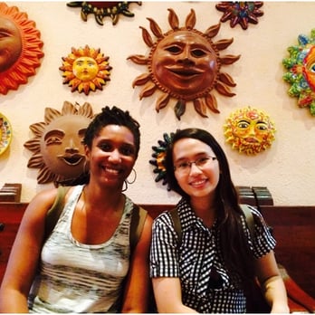 Austin Language Learning School - A few students from our Spanish Language & Culture Program enjoying an outing to un museo! (That's Spanish for "museum") - Language Schools Near Me - Austin, Texas Austin Language Learning School - A few students from our Spanish Language & Culture Program enjoying an outing to un museo! (That's Spanish for "museum") - Language Schools Near Me - Austin, Texas