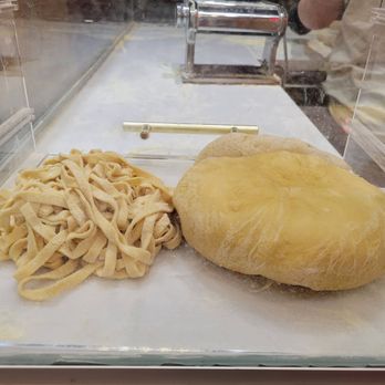 Yummy Cheese Pasta - Pasta made fresh all day and all night - Pasta Shops Near Me - New York, New York Yummy Cheese Pasta - Pasta made fresh all day and all night - Pasta Shops Near Me - New York, New York