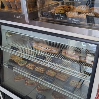 Pomar French Bakery - Bakeries Near Me - Spring Valley, Nevada
