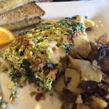 Keke's Breakfast Cafe - Omelet with spinach broccoli and bacon - Breakfast & Brunch Near Me - Saint Johns, Florida Keke's Breakfast Cafe - Omelet with spinach broccoli and bacon - Breakfast & Brunch Near Me - Saint Johns, Florida