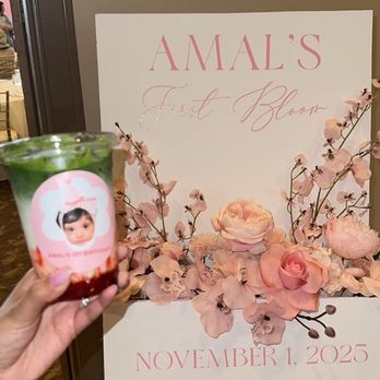 Annkello Kahawa - Strawberry matcha - Coffee & Tea Near Me - Houston, Texas Annkello Kahawa - Strawberry matcha - Coffee & Tea Near Me - Houston, Texas