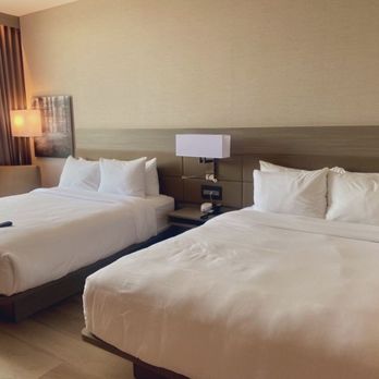 AC Hotel - Queen BedS - Venues & Event Spaces Near Me - Orlando, Florida