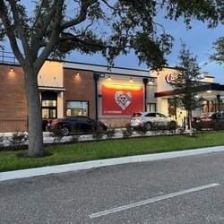 Raising Cane‘s Chicken Fingers - Side of drive through