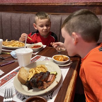 Smokehouse Barbecue - Independence - Barbeque Near Me - Independence, Missouri