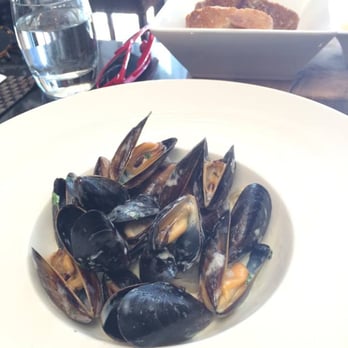 Angels with Bagpipes - Lunch appetizer - mussels - Bars Near Me - Edinburgh, EDH