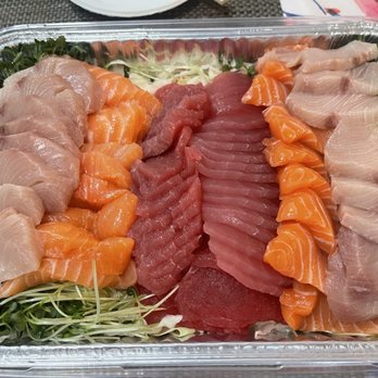 Pier 38 Fish Market - Sashimi platter I made from sashimi obtained from Pier 38 - Seafood Markets Near Me - Honolulu, Hawaii Pier 38 Fish Market - Sashimi platter I made from sashimi obtained from Pier 38 - Seafood Markets Near Me - Honolulu, Hawaii