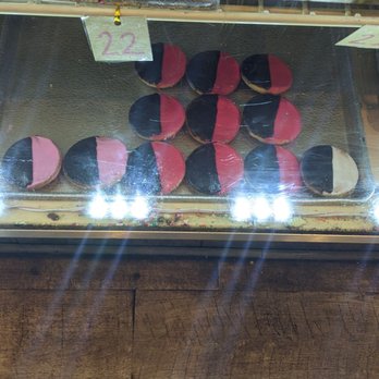 Topps Bakery - Black Whites for Valentine's Day - Bakeries Near Me - Bronxville, New York