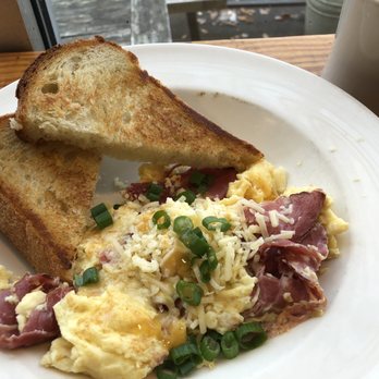 Bounty Kitchen - Queen Anne - My ham and cheese omelet. The bread was delicious by the way. It tasted really fresh with just the right amount of crunch! - Salad Near Me - Seattle, Washington