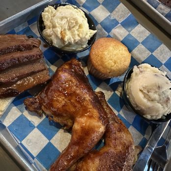 Famous Dave's Bar-B-Que - Barbeque Near Me - Hermitage, Tennessee