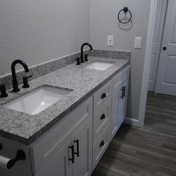 Fragoso Construction - Granite countertop white shaker door style cabinet - General Contractors Near Me - Victorville, California Fragoso Construction - Granite countertop white shaker door style cabinet - General Contractors Near Me - Victorville, California