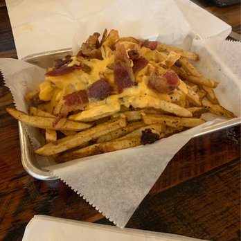 Klooz Brewz - cheese fries - Breweries Near Me - Lebanon, Indiana