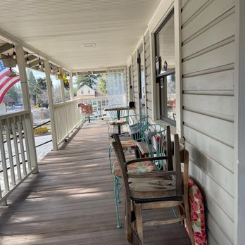 Roadside Coffeehouse - porch with chairs and american flag - Coffee & Tea Near Me - Pine Grove, California