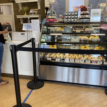 Nothing Bundt Cakes - Only 3 customers in a time - Bakeries Near Me - San Leandro, California