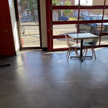 Cric Crac - Intérieur - Haitian Near Me - Montreal, Quebec