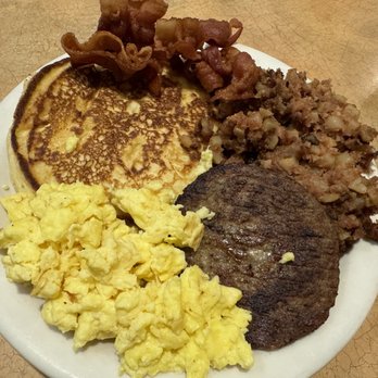 Country Cookin - a plate of breakfast food - Breakfast & Brunch Near Me - Culpeper, Virginia
