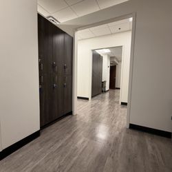 SMIL Southwest Medical Imaging - Lockers and waiting area