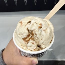 Cookie butter ice cream, single scoop Cookie butter ice cream, single scoop