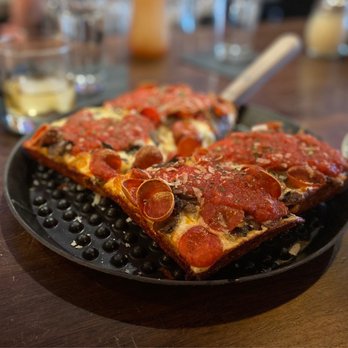 Good Pie - Detroit Cheese - 8x10 inch- 4 slices - Pizza Near Me - Las Vegas, Nevada