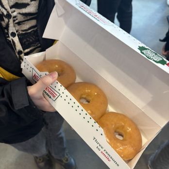Krispy Kreme - Krispy Kreme Original Glazed - 3ct - Donuts Near Me - New York, New York Krispy Kreme - Krispy Kreme Original Glazed - 3ct - Donuts Near Me - New York, New York