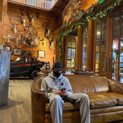 Bass Pro Shops - Waiting area