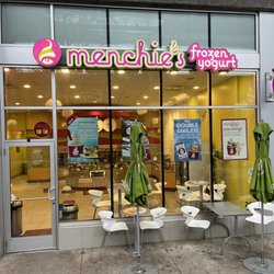Menchie's Frogen Yogurt