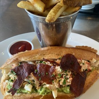Hau Tree - Lobster roll - Seafood Near Me - Honolulu, Hawaii Hau Tree - Lobster roll - Seafood Near Me - Honolulu, Hawaii