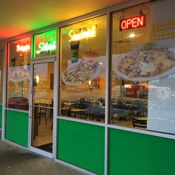 Best Burger - Outside - Burgers Near Me - Dallas, Texas Best Burger - Outside - Burgers Near Me - Dallas, Texas