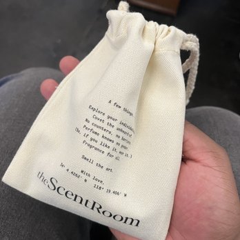 The Scent Room - Sample size fragrance pouch. - Perfume Near Me - Los Angeles, California The Scent Room - Sample size fragrance pouch. - Perfume Near Me - Los Angeles, California
