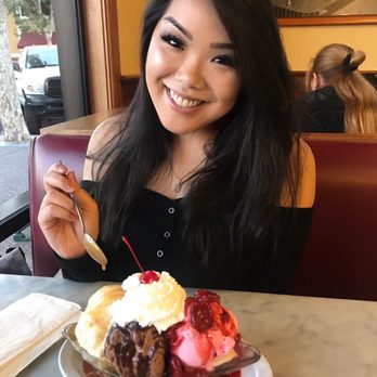 Fenton's Creamery - Ice Cream & Frozen Yogurt Near Me - Vacaville, California Fenton's Creamery - Ice Cream & Frozen Yogurt Near Me - Vacaville, California