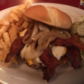 Mt's On 8th - Dive Bars Near Me - Saint Cloud, Minnesota