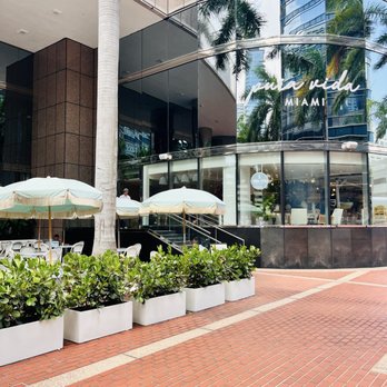 Pura Vida Miami - Relaxing terrace for you to escape the AC and enjoy the breeze - Breakfast & Brunch Near Me - Miami, Florida
