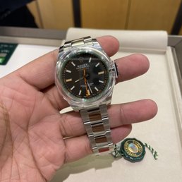 Black dial Milgauss