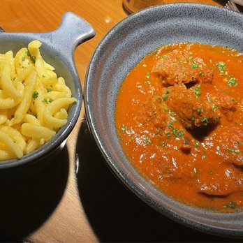 D-bar - Classic Goulash - Lounges Near Me - Vienna, 9