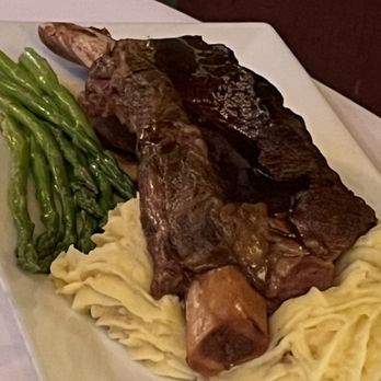 Garvan's Gastropub - Braised short ribs! #1 choice! - Gastropubs Near Me - New Paltz, New York