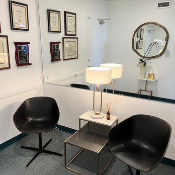 George Walters, DDS - Waiting room - Oral Surgeons Near Me - Fort Lauderdale, Florida George Walters, DDS - Waiting room - Oral Surgeons Near Me - Fort Lauderdale, Florida