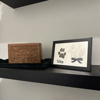 Wildwood Pet Cremation - Urn and frame - Pet Cremation Services Near Me - Las Vegas, Nevada Wildwood Pet Cremation - Urn and frame - Pet Cremation Services Near Me - Las Vegas, Nevada
