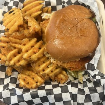 RILEY'S FOOD TRUCK - Food Trucks Near Me - Vallejo, California RILEY'S FOOD TRUCK - Food Trucks Near Me - Vallejo, California