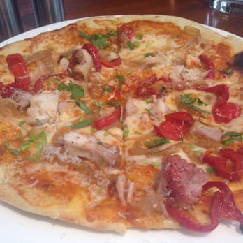 El Dorado Kitchen - BBQ chicken pizza - New American Near Me - Sonoma, California El Dorado Kitchen - BBQ chicken pizza - New American Near Me - Sonoma, California