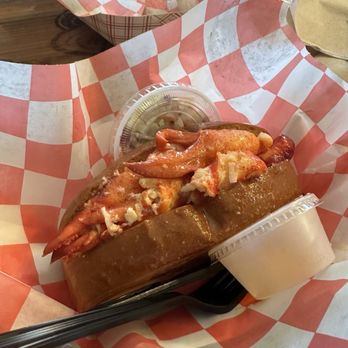 DJ's Clam Shack - Hot lobster roll - Seafood Near Me - St. Augustine, Florida
