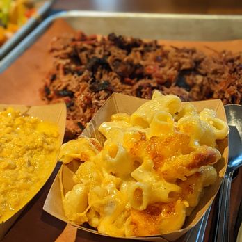 Highlands Smokehouse - a tray of macaroni and cheese - Barbeque Near Me - Highlands, North Carolina Highlands Smokehouse - a tray of macaroni and cheese - Barbeque Near Me - Highlands, North Carolina