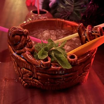 Kona's - Bowl - Bars Near Me - San Francisco, California
